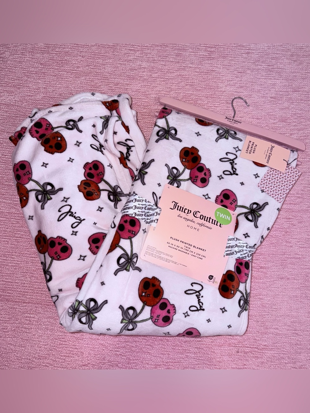 Juicy Couture twin plush blanket, featuring a pink skull cherries design - Picture 9 of 9